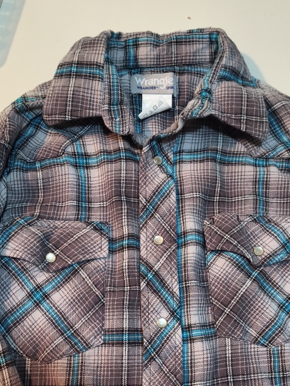 Wrangler Gray Plaid Pearl Snap Western Flannel Shirt with Teal Accents Sz L GUC.